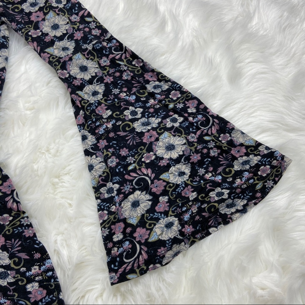 Soft Floral dress with flared arms - Picture 6 of 6